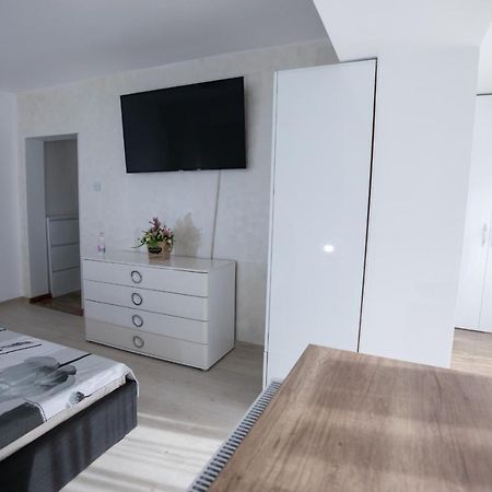 Apartament Central Targu Jiu Exterior photo